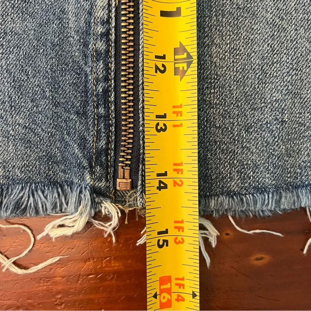 We The Free Size 28 Frayed Edge Zipper Front Denim Jean Skirt